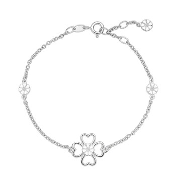Sølvarmbånd med kløvercharm, blomsterdetaljer på kæden og justerbar lukning med dekorativ ende.