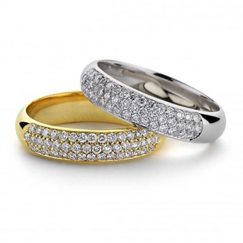 14 karat ring med pavéfattet diamanter fra Nuran