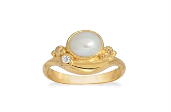 Rabinovich Pleasant Pearl fingerring i forgyldt sterling sølv med ferskvandsperle