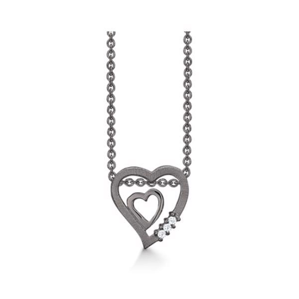 Støvring Design\'s Smukke sølv kæde med matteret dobbelt hjerte vedhæng med tre glitrende zirkonia. Leveres med 42 + 3 cm kæde