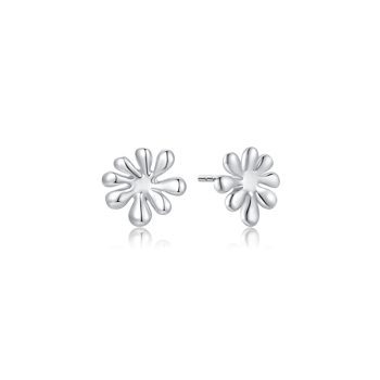 Sølv øreringe formet som blomster med afrundede kronblade, reflekterer lys elegant.