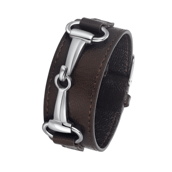 Bredt armbånd med mørkebrunt bånd, synlige syninger og skinnende, centralt metalornament.