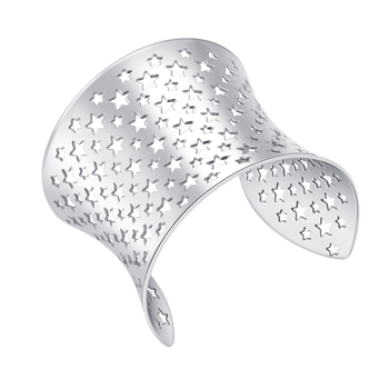 Skinnende stålarmring med stjerneformede udskæringer, bred og åben i designet fra Støvring Design.