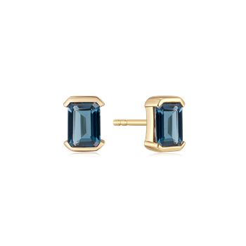 Ørestikker i 14 karat guld med kat, 6 x 4 mm – Støvring Design