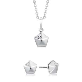 Sølv smykkesæt med halskæde og ørestikker. Geometrisk design med klare sten og poleret finish.